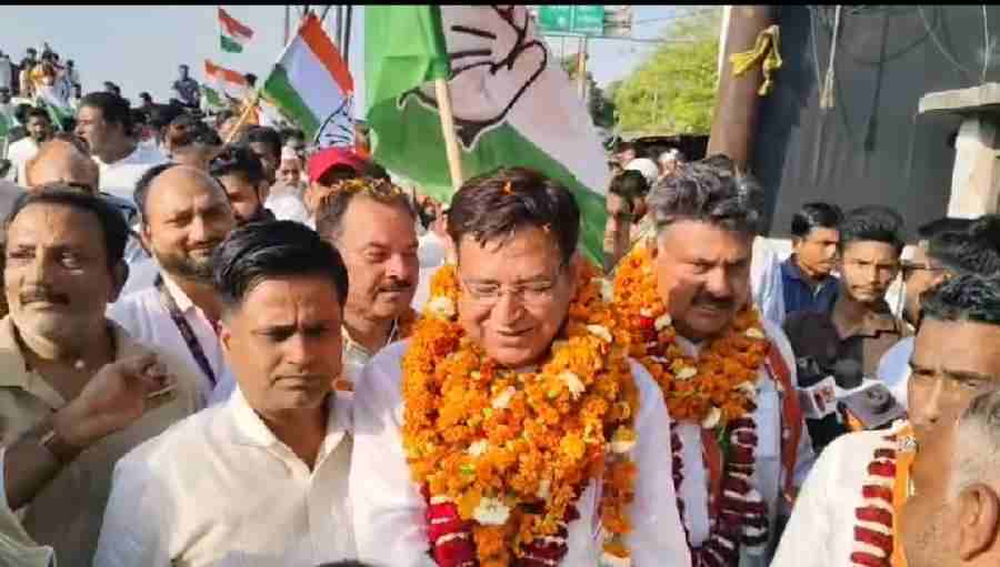 कांग्रेस के वरिष्ठ नेता प्रीतम सिंह ने रुड़की में किया रोड शो, हजारों की संख्या में लोग हुए शामिल