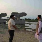 मुख्यमंत्री ने किया भारत-नेपाल सीमा पर निर्माणाधीन मार्ग का निरीक्षण