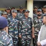 मुख्यमंत्री धामी ने बनबसा की सीमा चौकी पर एस.एस.बी. अधिकारियों व जवानों से की मुलाकात, सीमाओं की सुरक्षा में तैनात हमारे जवान देश की शान: सीएम