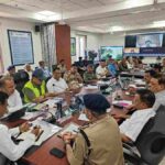 एसईओसी में शासन तथा सेना के अधिकारियों के साथ हुई उच्च स्तरीय बैठक, अन्य जनपदों में भी होगा सिविल डिफेंस का विस्तार, मुख्य सचिव आनन्द बर्द्धन ने दिए निर्देश