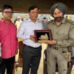 सनी देओल से मिले उत्तराखंड फिल्म विकास परिषद के सीईओ बंशीधर तिवारी, बॉर्डर 2 के सेट पर हुई सकारात्मक चर्चा