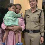 खोई मासूम को सकुशल परिजनों को लौटकर दून पुलिस ने फिर लौटाई एक परिवार की खुशियां, खेल खेल में भटककर घर से दूर निकल आई थी 3 वर्षीय मासूम