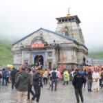 एक महीने में श्री केदारनाथ धाम यात्रा में लगभग 200 करोङ का कारोबार, घोड़ा खच्चर संचालन से 40 करोड़ रुपए, हेली सेवाओं ने किया 35 करोड़ का व्यापार