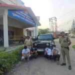 थार पर टशन ले रहे युवकों की दून पुलिस ने निकाली हेकड़ी, युवकों द्वारा थार गाड़ी के ऊपर चढ़कर खतरनाक तरीके से की जा रही थी आतिशबाजी