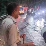 कावड़ यात्रियों की सुरक्षा के लिए प्रतिबद्ध दून पुलिस, सात मोड़ पर वाहन पलटने से हुई दुर्घटना में घायल महिला को तत्काल पहुँचाया अस्पताल