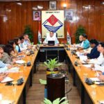 सीएम धामी ने ग्राम्य विकास विभाग के अंतर्गत संचालित गेमचेंजर योजनाओं-मुख्यमंत्री उद्यमशाला योजना, ग्रोथ सेंटर योजना, हाउस ऑफ हिमालयाज तथा सेंटर ऑफ एक्सीलेंस योजना की प्रगति की विस्तार से समीक्षा की
