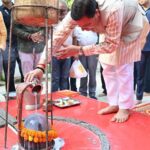 मुख्यमंत्री धामी ने पवित्र श्रावण मास के अवसर पर झनकईया खटीमा स्थित भारामल बाबा मंदिर में देवाधिदेव महादेव का जलाभिषेक, पूजा-अर्चना कर प्रदेशवासियों के सुख, समृद्धि और राज्य की उन्नति के लिए की प्रार्थना