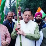 सीएम धामी ने देहरादून में जनप्रतिनिधियों, हजारों की संख्या में युवाओं, छात्र-छात्राओं, महिलाओं एवं बच्चों के साथ तिरंगा यात्रा का किया नेतृत्व