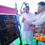 मुख्यमंत्री धामी ने डांडा नूरीवाला सहस्रधारा रोड में आयोजित कार्यक्रम में प्रतिभाग करते हुए ₹58.32 करोड़ लागत से बनने वाले ग्राम्य विकास भवन का किया शिलान्यास