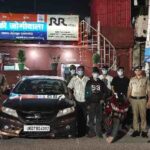 मॉल ऑफ देहरादून की छत पर कार एवं रेसर बाइक से स्टंट कर रहे स्टंटबाज़ों को पुलिस ने सिखाया सबक, कार, बाइक को किया सीज, आयोजकों के भी किये चालान