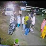 नेहरू कॉलोनी थाने के अंदर और बाहर के सीसीटीवी कैमरो ने खोल कर रख दी सारी पोल, चीता पुलिस पर मार पीट का आरोप लगाने वाली महिला सहित उसकी पुत्री का पकड़ा गया सफ़ेद झूठ, दोनों महिलाएं सकुशल थाने से बाहर जाती दिखी वापस