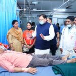 मुख्यमंत्री धामी ने दून अस्पताल में भर्ती वरिष्ठ पत्रकार मोहन भुलानी का हालचाल जाना
