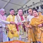 राज्य के 25 वर्ष पूर्ण होने के उपलक्ष्य में तीन दिवसीय देवभूमि रजत उत्सव कार्यक्रम का मुख्य अतिथि राज्यसभा सांसद नरेश बंसल ने दीप जलाकर एवं शंखनाद के साथ किया शुभारम्भ