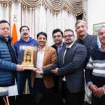 मुख्यमंत्री धामी से सिडकुल इंटरप्रेन्योर वेलफेयर सोसाइटी पंतनगर के प्रतिनिधि मंडल ने की भेंट, प्रदेश में उद्योगों को बढ़ावा देने के लिए किए जा रहे हैं कारगर प्रयास- मुख्यमंत्री