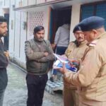 संदिग्धों की तलाश में दून पुलिस ने चलाया सघन चैकिंग अभियान, अभियान के दौरान बाहरी व्यक्तियों एवं किरायेदारों का किया गया सत्यापन
