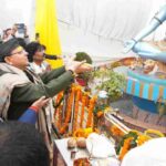 मुख्यमंत्री धामी ने मकर संक्रांति के अवसर पर ब्रह्मदेव मंदिर, लोहिया पुल, खटीमा पहुँचकर भगवान शिव एवं हनुमान जी की प्रतिमा का किया अनावरण,  सीएम ने मंदिर में पूजा अर्चना कर प्रदेश की सुख समृद्धि एवं खुशहाली की कामना की