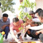 एक पेड़ मां के नाम अभियान के तहत पौधरोपण एवं स्वच्छता का संदेश, सीएम धामी ने एक पेड़ मां के नाम अभियान के अंतर्गत किया पौधरोपण