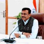 लखपति दीदी योजना के तहत महिलाओं की आय में निरंतर वृद्धि सुनिश्चित करने के निर्देश, ग्रोथ सेंटरों की व्यापक समीक्षा कर क्षमता बढ़ाने की कार्ययोजना तैयार करें : मुख्य सचिव