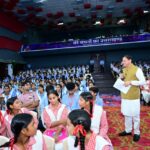 मुख्यमंत्री धामी ने मेरे सपनों का उत्तराखंड पर विद्यार्थियों से किया संवाद