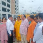 आढ़त बाजार के विकास कार्यों का विधायक विनोद चमोली और एमडीडीए उपाध्यक्ष बंशीधर तिवारी ने किया स्थलीय निरीक्षण, नवीन आढ़त बाजार का निर्माण पूरा, व्यापारियों को जल्द मिलेगा लाभ,  आढ़त बाजार के विकास कार्यों व प्लॉटों की आवंटन प्रक्रिया को सितंबर माह तक हर हाल पूरा करने के निर्देश