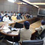 आगामी त्यौहारी सीजन के दृष्टिगत दून पुलिस ने कसी कमर, एसएसपी देहरादून के निर्देशों पर एसपी सिटी द्वारा ज्वैलर्स एसोसिएशन के पदाधिकारियों के साथ की बैठक
