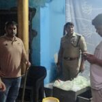 संदिग्धों की तलाश हेतु फिर चला दून पुलिस का सत्यापन अभियान, पुलिस की अलग- अलग टीमों द्वारा मलिन बस्तियों के साथ साथ पॉश कॉलोनियों में रहने वाले बाहरी व्यक्तियों की करी चेकिंग,
