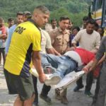 सहस्त्रधारा में सड़क से 50 मीटर नीचे खाई में गिरी कार, SDRF ने रेस्क्यू कर तीन घायलों को सुरक्षित निकाला