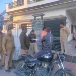 बसंत विहार क्षेत्र में पुलिस ने चलाया सत्यापन अभियान, सत्यापन अभियान के दौरान संदिग्धों को लाया गया थाने